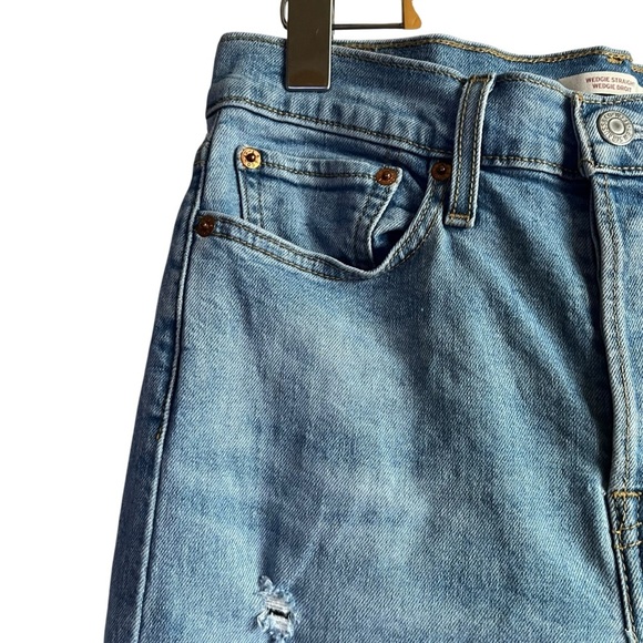 Levi’s Wedgie Straight Jeans Oxnard Haze Size 28 High Rise Distressed - Picture 5 of 16